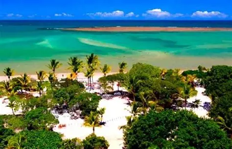 Praia de Porto Seguro, um dos principais destinos no sul da Bahia