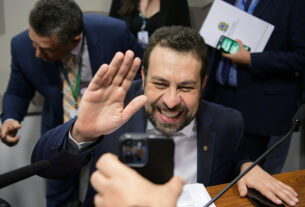 fim da escala 6x1 — Guilherme Boulos fala sobre proposta no Congresso