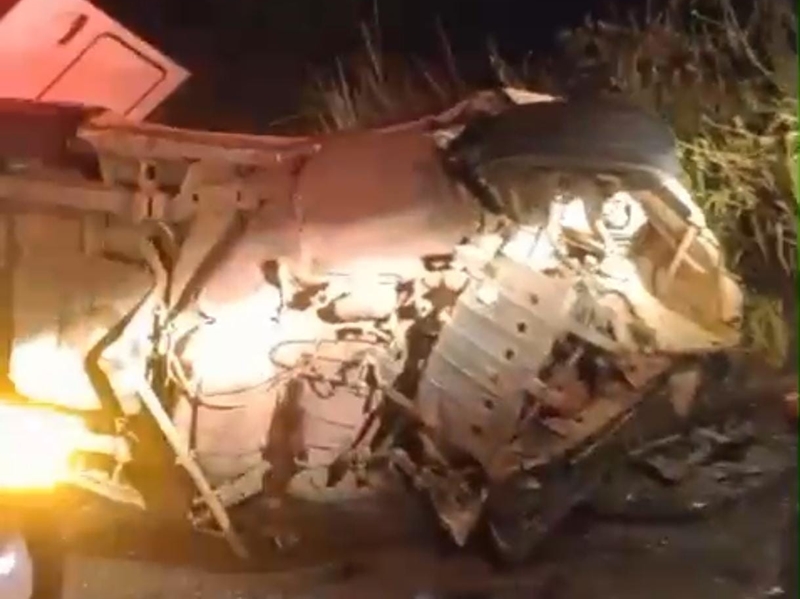 Acidente entre caminhão e van na BA-290, entre Teixeira de Freitas e Alcobaça, deixa feridos e mobiliza equipes de resgate.