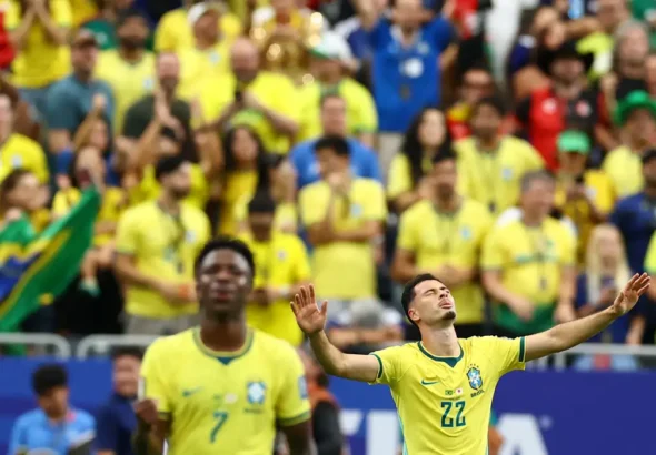 Brasil vence Japão com gol nos acréscimos e avança na Copa